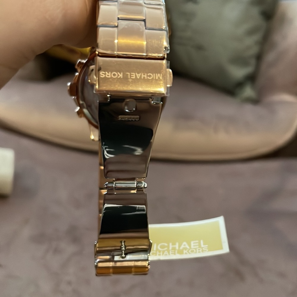 Michael Kors Rose gold link watch - Picture 2 of 4
